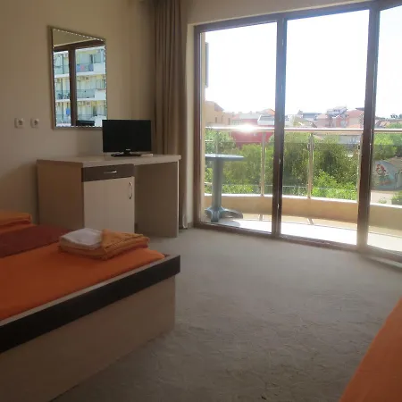 Family Golden Lion Hotel 2*