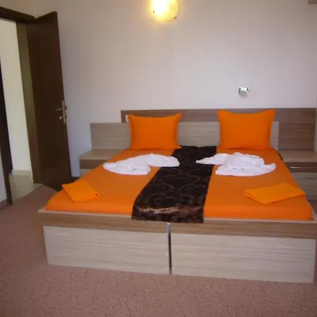 Family Golden Lion 2* بريمورسكو