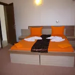 Family Golden Lion 2* بريمورسكو