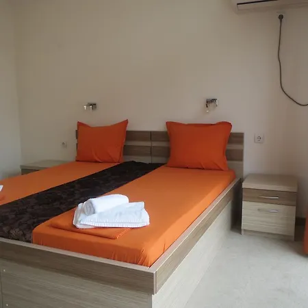 Family Golden Lion Primorsko