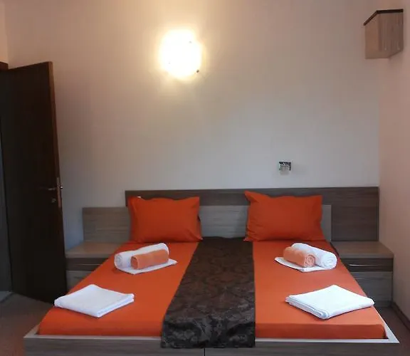 Ξενοδοχείο Family Golden Lion 2*