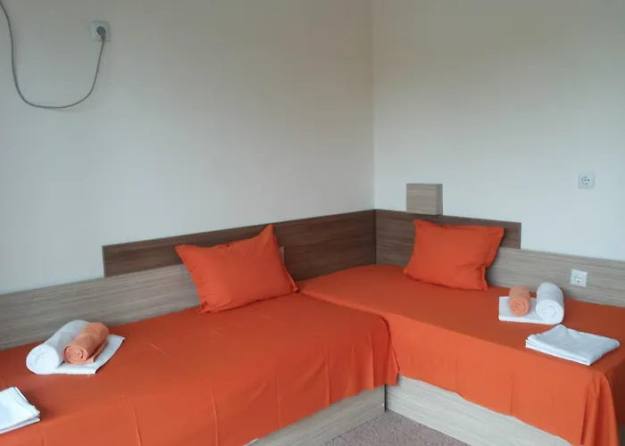 Ξενοδοχείο Family Golden Lion 2*