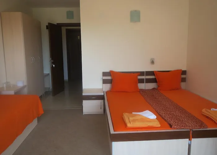 Ξενοδοχείο Family Golden Lion 2*